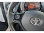 Toyota Aygo 1.0 VVT-i x-fun NL-auto, boekjes compleet, airconditioning, uitstelbare zijruiten achter, start/stop systeem, centrale deurvergrendeling