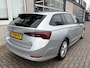 Skoda Octavia Combi 1.0 e-TSI Sport Business / AUTOMAAT/ PARK.SENSOREN V+A/ KEYLESS/ SMARTLINK/ CRUISE CONTROL/ NAVI/ LANE-ASSIST/ RIJ-MODI/ DIGITAL DASH/ CLIMA/ DAB/ ISOFIX/ 17'' LMV