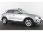 Volkswagen T-Roc 1.0 TSI Style > 116pk/Pano.schuifdak/Camera/Stoelverwarming/IQ.Led/Pyrite Silver