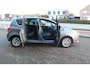 Opel Meriva 1.4-120pk Turbo Business+. Erg nette hoogzitter voor nog jaren rijplezier ! Autm. airco, metallic lak, lichtmetalen velgen, trekhaak, elektr. ramen v+a, elektr. spiegels, bluetooth, cruise control, r/cd etc.
