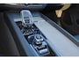 Volvo XC60 B4 Inscription - IntelliSafe Assist & Surround - Adaptieve LED koplampen - Parkeercamera achter - Verwarmde voorstoelen & stuur - Parkeersensoren voor & achter - Elektr. bedienb. bestuurdersstoel met geheugen - Apple Carplay & Android Auto - Extra getint glas - 19' LMV
