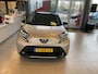 Toyota Aygo X 1.0 VVT-i MT Envy,Elektrisch-Vouwdak,Navigtie,Achteruitrijcamera,Spraakbediening,Cruisecontrol Adaptief,Climatecontrol,Telefoonlader,Keyless Stoelverwarming,Two Tone Lak,18 Inch Lmv