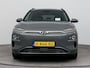 Hyundai Kona Electric EV PREMIUM 64 kWh | SoH 96%! | TREKHAAK | 3 FASE | WARMTEPOMP | LEDER | CLIMA | CRUISE ADAPTIEF | CAMERA | NAVI | STOEL- & STUURVERWARMING | 17'' LM VELGEN | PDC VOOR & ACHTER |