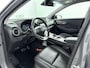 Hyundai Kona Electric EV PREMIUM 64 kWh | SoH 96%! | TREKHAAK | 3 FASE | WARMTEPOMP | LEDER | CLIMA | CRUISE ADAPTIEF | CAMERA | NAVI | STOEL- & STUURVERWARMING | 17'' LM VELGEN | PDC VOOR & ACHTER |