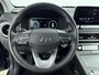 Hyundai Kona Electric EV COMFORT 64 kWh | SoH 98% | NIEUW MODEL | NAVI | CLIMA | CAMERA |  17'' LM VELGEN | PRIVACY GLASS |  STOELVERWARMING | FABRIEKSGARANTIE GELDIG T/M 11-2026! |