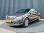 Opel Astra GTC 1.8 140Pk Edition | Panoramische voorruit | Trekhaak | Cruise control | Parkeersensoren | Prijs Rijklaar!!