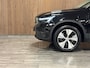Volvo XC40 T4 Recharge Inscription MY23 | 360° Camera | Trekhaak | All Season banden | Bestuurdersstoel elektrisch geheugen | Harman Kardon | Adaptieve Cruise Control | Stoel en Stuurwielverwarming | Pilot Assist | BLIS Dode Hoek Detectie | Passagiersstoel elektrisch | Lederen bekleding | Zitting verlenging voorstoelen | 18 Inch | Keyless Drive | Parkeersensoren voor+achter | Elektrisch bedienbare achterklep | Breedstralers in voorbumper | Climate Control L+R | DAB Radio | Apple Carplay/Android Auto | Draadloos telefoon opladen | Volvo On Call met mobiele App functie |