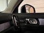 Volvo XC40 T4 Recharge Inscription MY23 | 360° Camera | Trekhaak | All Season banden | Bestuurdersstoel elektrisch geheugen | Harman Kardon | Adaptieve Cruise Control | Stoel en Stuurwielverwarming | Pilot Assist | BLIS Dode Hoek Detectie | Passagiersstoel elektrisch | Lederen bekleding | Zitting verlenging voorstoelen | 18 Inch | Keyless Drive | Parkeersensoren voor+achter | Elektrisch bedienbare achterklep | Breedstralers in voorbumper | Climate Control L+R | DAB Radio | Apple Carplay/Android Auto | Draadloos telefoon opladen | Volvo On Call met mobiele App functie |