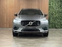 Volvo XC60 T8 AWD Recharge R-Design Head-Up Display | Harman Kardon | Adaptieve Cruise Control | Stoel en Stuurwielverwarming | Schuifdak | Full LED Meesturende koplampen | Pilot Assist | BLIS Dode Hoek Detectie | Parkeercamera | Elektrische voorstoelen geheugen | Contour stoelen | Zitting verlenging voorstoelen | Gelamineerde/geluidwerende zijruiten | 19 Inch | Keyless Drive | Parkeersensoren voor+achter | Prviacy Glass | Elektrisch bedienbare achterklep | Alarm Klasse III | DAB Radio | Apple Carplay/Android Auto | Volvo On Call met mobiele App functie | Osmium Grey Metallic |