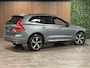 Volvo XC60 T8 AWD Recharge R-Design Head-Up Display | Harman Kardon | Adaptieve Cruise Control | Stoel en Stuurwielverwarming | Schuifdak | Full LED Meesturende koplampen | Pilot Assist | BLIS Dode Hoek Detectie | Parkeercamera | Elektrische voorstoelen geheugen | Contour stoelen | Zitting verlenging voorstoelen | Gelamineerde/geluidwerende zijruiten | 19 Inch | Keyless Drive | Parkeersensoren voor+achter | Prviacy Glass | Elektrisch bedienbare achterklep | Alarm Klasse III | DAB Radio | Apple Carplay/Android Auto | Volvo On Call met mobiele App functie | Osmium Grey Metallic |