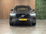 Volvo XC60 T6 AWD Recharge Ultimate Dark Long Range Stoelventilatie | Harman Kardon | Head-Up Display | Stoelmassage | Adaptieve Cruise Control | Standkachel met Volvo On Call App | Stoelverwarming voor+achter | Stuurwielverwarming | Schuifdak | Full LED Meesturende koplampen | Pilot Assist | BLIS Dode Hoek Detectie | Parkeercamera | Elektrische voorstoelen geheugen | Nappa Lederen bekleding | Zitting verlenging voorstoelen | Lederen dashboard | 20 Inch | Google Infotainment | Keyless Drive | Parkeersensoren voor+achter | Elektrisch bedienbare achterklep | DAB Radio | Apple Carplay/Android Auto | Draadloos telefoon opladen | Platinum Grey Metallic |