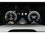 Volkswagen Golf Life Edition eHybrid | 'App-Connect' draadloze smartphone integratie | Achterbank in ongelijke delen neerklapbaar incl. middenarmsteun en doorlaadmogelijkheid | Afstandscontrolesysteem (Front Assist)