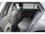 Volkswagen Golf Life Edition eHybrid | 'App-Connect' draadloze smartphone integratie | Achterbank in ongelijke delen neerklapbaar incl. middenarmsteun en doorlaadmogelijkheid | Afstandscontrolesysteem (Front Assist)