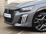 Peugeot 208 GT | Armsteunen op de voorportieren bekleed met kunstleder met groen sierstiksel (GT-Line) | Climate Control | Dashboard en deurpanelen in kunststof met carboneffect