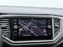 Volkswagen T-Roc 1.5 TSI Style Business | Navigatie | Carplay | Stoelverwarming | Camera | ACC | 17'' |