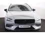 Volvo V60 B3 Essential Edition - Parkeercamera achter - Parkeersensoren voor & achter - Draadloze tel. lader - High Performance audio - Cruise control - Elektr. inklapbare trekhaak - 19' LMV