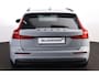 Volvo V60 B3 Essential Edition - Parkeercamera achter - Parkeersensoren voor & achter - Draadloze tel. lader - High Performance audio - Cruise control - Elektr. inklapbare trekhaak - 19' LMV