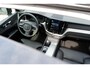 Volvo XC60 T6 Automaat Plus Dark | 360 Graden Camera | Trekhaak | Parkeersensoren | Verwarmbare Voor- En Achterstoelen | Apple Carplay/Android Auto | Navigatiesysteem | Panoramadak | Electronic Climate Control | Draadloze Telefoonlader | Rijstrooksensor Met Correctie | Verwarmbaar Stuurwiel | Keyless Entry