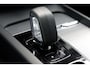 Volvo XC60 T6 Automaat Plus Dark | 360 Graden Camera | Trekhaak | Parkeersensoren | Verwarmbare Voor- En Achterstoelen | Apple Carplay/Android Auto | Navigatiesysteem | Panoramadak | Electronic Climate Control | Draadloze Telefoonlader | Rijstrooksensor Met Correctie | Verwarmbaar Stuurwiel | Keyless Entry
