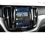 Volvo XC60 T6 Automaat Plus Dark | 360 Graden Camera | Trekhaak | Parkeersensoren | Verwarmbare Voor- En Achterstoelen | Apple Carplay/Android Auto | Navigatiesysteem | Panoramadak | Electronic Climate Control | Draadloze Telefoonlader | Rijstrooksensor Met Correctie | Verwarmbaar Stuurwiel | Keyless Entry