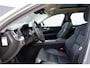 Volvo XC60 T6 Automaat Plus Dark | 360 Graden Camera | Trekhaak | Parkeersensoren | Verwarmbare Voor- En Achterstoelen | Apple Carplay/Android Auto | Navigatiesysteem | Panoramadak | Electronic Climate Control | Draadloze Telefoonlader | Rijstrooksensor Met Correctie | Verwarmbaar Stuurwiel | Keyless Entry