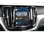 Volvo XC60 T6 Automaat Plus Dark | 360 Graden Camera | Trekhaak | Parkeersensoren | Verwarmbare Voor- En Achterstoelen | Apple Carplay/Android Auto | Navigatiesysteem | Panoramadak | Electronic Climate Control | Draadloze Telefoonlader | Rijstrooksensor Met Correctie | Verwarmbaar Stuurwiel | Keyless Entry