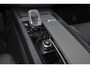 Volvo XC60 T8 Recharge AWD Plus Black Edition - Panorama/schuifdak - IntelliSafe Assist & Surround - 360º Camera - Harman/Kardon audio - Adaptieve LED koplampen - Verwarmde voorstoelen, stuur & achterbank - Parkeersensoren voor & achter - Elektr. bedienb. voorstoelen met geheugen - Head up display - Draadloze tel. lader - Extra getint glas - Elektr. inklapbare trekhaak - 21' LMV
