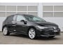 Volkswagen Golf 1.5 eHybrid 204pk Life Edition | SoH 100% | Trekhaak | Panoramadak | Navigatie | Achteruitrijcamera | Stoelverwarming