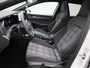 Volkswagen Golf 1.5 eHybrid GTE 272 PK | DEMO | Automaat | Plug-In | Panoramaschuif-Kanteldak | Digitale Cockpit Pro | Stoelverwarming | Stuurwielverwarming | Navigatie | LED Matrix Koplampen | Keyless Access | 18 Inch Velgen | Sfeerverlichting