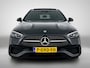 Mercedes-Benz C-klasse Estate 180 AMG Nightpakket | Panoramadak | Trekhaak | Alarm | Dode Hoek Ass | CarPlay | Parkeerpakket met Camera | Inclusief 24 maanden Mercedes-Benz Certified garantie voor Europa.