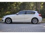 BMW 1-Serie 118i Corporate Lease Executive Sportline, LED, Hydro-besturing, Cruise Control, DAB, Lichtpakket, Navigatie, Automatische Airco, Nederlands, etc.