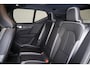 Volvo EX40 Ultra 82 kWh - Panorama/schuifdak - IntelliSafe Assist & Surround - 360º Camera - Harman/Kardon audio - Parkeersensoren voor & achter - Elektr. bedienb. voorstoelen met geheugen links - Draadloze tel. lader - Extra getint glas - 19' LMV