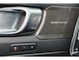 Volvo EX40 Ultra 82 kWh - Panorama/schuifdak - IntelliSafe Assist & Surround - 360º Camera - Harman/Kardon audio - Parkeersensoren voor & achter - Elektr. bedienb. voorstoelen met geheugen links - Draadloze tel. lader - Extra getint glas - 19' LMV