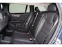 Volvo V60 T6 Recharge AWD Ultra Dark - Panorama/schuifdak - IntelliSafe Assist & Surround - Harman/Kardon audio - Parkeercamera achter - Verwarmde voorstoelen, stuur & achterbank - Parkeersensoren voor & achter - Elektr. bedienb. voorstoelen met geheugen - Extra getint glas - 19' LMV