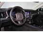 Volvo V60 T6 Recharge AWD Ultra Dark - Panorama/schuifdak - IntelliSafe Assist & Surround - Harman/Kardon audio - Parkeercamera achter - Verwarmde voorstoelen, stuur & achterbank - Parkeersensoren voor & achter - Elektr. bedienb. voorstoelen met geheugen - Extra getint glas - 19' LMV