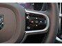 Volvo V60 T6 Recharge AWD Ultra Dark - Panorama/schuifdak - IntelliSafe Assist & Surround - Harman/Kardon audio - Parkeercamera achter - Verwarmde voorstoelen, stuur & achterbank - Parkeersensoren voor & achter - Elektr. bedienb. voorstoelen met geheugen - Extra getint glas - 19' LMV