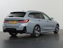 BMW 3-Serie Touring 330e | M-Pakket | Panoramadak | HUD | Curved Display | Sportstoelen | Adaptieve Cruise Control | Ele. verstelbare stoelen + Geheugen | Camera | DAB | Apple CarPlay/Android Auto | LED |