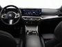 BMW 3-Serie Touring 330e | M-Pakket | Panoramadak | HUD | Curved Display | Sportstoelen | Adaptieve Cruise Control | Ele. verstelbare stoelen + Geheugen | Camera | DAB | Apple CarPlay/Android Auto | LED |