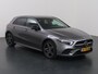 Mercedes-Benz A-klasse 250 e Business Line | AMG | Night | Panoramadak | Trekhaak | Rijassistentiepakket Plus | Sfeerverlichting | Stoelverwarming | Achteruitrijcamera |
