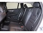 Volvo V60 T6 Recharge AWD Essential - IntelliSafe Assist & Surround - Parkeercamera achter - Verwarmde voorstoelen, stuur & achterbank - Parkeersensoren voor & achter - Extra getint glas - 18' LMV