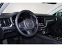 Volvo V60 T6 Recharge AWD Essential - IntelliSafe Assist & Surround - Parkeercamera achter - Verwarmde voorstoelen, stuur & achterbank - Parkeersensoren voor & achter - Extra getint glas - 18' LMV