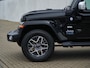 Jeep Wrangler Unlimited 4xe 380 PK Sahara | Leder | Soft Top | Overland | Camera | 18"