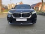 BMW X2 sDrive20i M-SPORT , PANORAMADAK , ELEC TREKHAAK , ELEC ACHTERKLEP , CAMERA , SPORTSTOELEN VERWARMD , PRIACY GLASS , LANE ASSIST , LED VERL .