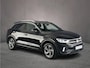 Volkswagen T-Roc R-Line Edition 1.5 TSI 150pk DSG Automaat Trekhaak, Adaptive cruise control, Navigatie, Achteruitrijcamera, Stoelverwarming, LED koplampen, Parkeersensoren