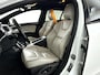 Volvo V60 2.4 D5 Twin Engine Hybride Special Edition | Parkeersensoren | Stoelverwarming | Elektrische stoelen | Trekhaak