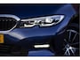 BMW 3-Serie 318i Business Edition Plus BJ2022 Lmv | Led | Pdc | Navi | Achteruitrijcamera | Virtual cockpit | Climate control | Cruise control | Sportstoelen | Verwarmde voorstoelen | Lederen bekleding | Getint glas