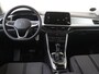 Volkswagen T-Roc 1.5 TSI Life | Parkeerassistent | Stoel- en stuurwielverwarming | CarPlay | Adaptieve cruise control | Climate control | Achteruitrijcamera | Elektrisch inklapbare buitenspiegels |
