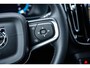 Volvo XC40 2.0 B4 Plus Dark | Adaptieve Cruise control | BLIS Dodehoek detectie | Stoel + Stuurverwarming | Keyless | Elektr. Stoelen | Memory | Trekhaak | Parkeercamera | Harman Kardon Audio