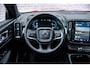 Volvo XC40 2.0 B4 Plus Dark | Adaptieve Cruise control | BLIS Dodehoek detectie | Stoel + Stuurverwarming | Keyless | Elektr. Stoelen | Memory | Trekhaak | Parkeercamera | Harman Kardon Audio