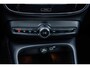 Volvo XC40 2.0 B4 Plus Dark | Adaptieve Cruise control | BLIS Dodehoek detectie | Stoel + Stuurverwarming | Keyless | Elektr. Stoelen | Memory | Trekhaak | Parkeercamera | Harman Kardon Audio